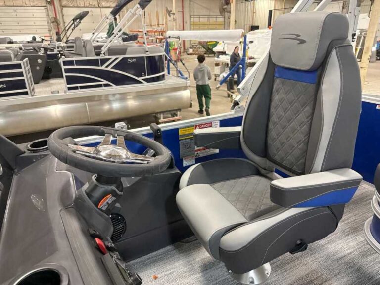 2026 Bennington 20SSB - SPS - Luxe US-ETWS9813K526 [photo 13]